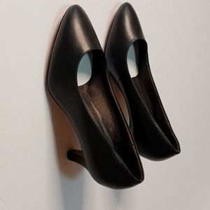 Life Stride, Sable gray 3" pumps Size 7